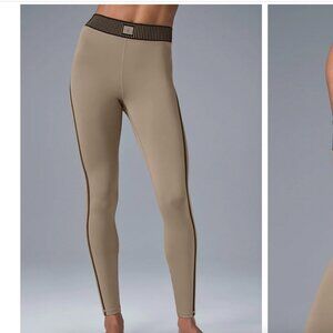 ALO Airlift High-Waist 7/8 Line Up Legging Tan Leggings Black Trim m medium